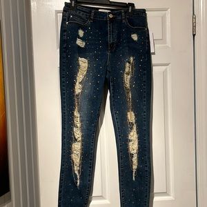 Guess Destroyed 1981 skinny w/chain NWT